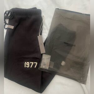 NWT Iron ESSENTIALS Fear of God 1977 Joggers